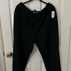 Black Active Pants w/zipper pockets